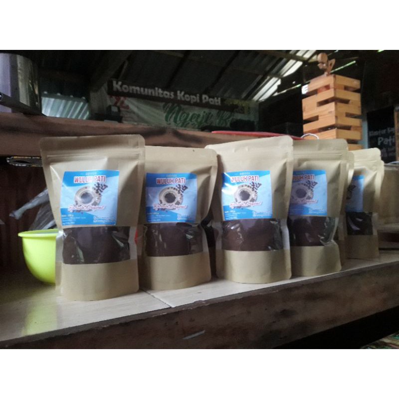 

kopi lelet. kopi hitam. bubuk kopi. kopi robusta. kopi gunung muria. kopi pati. kopi jateng.