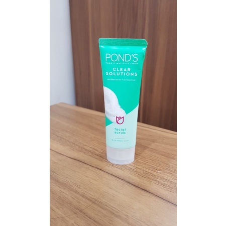 Ponds Facial Scrub Clear Solutions 50 gr