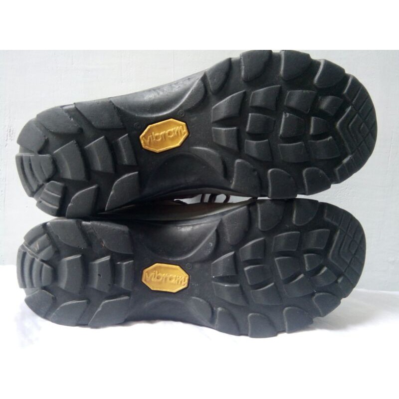 Sepatu Gunung Second Lafuma