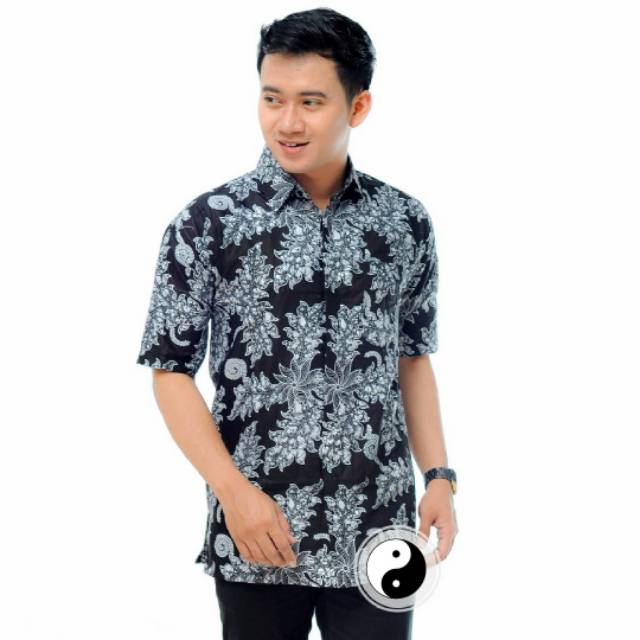 Kemeja batik daun putih