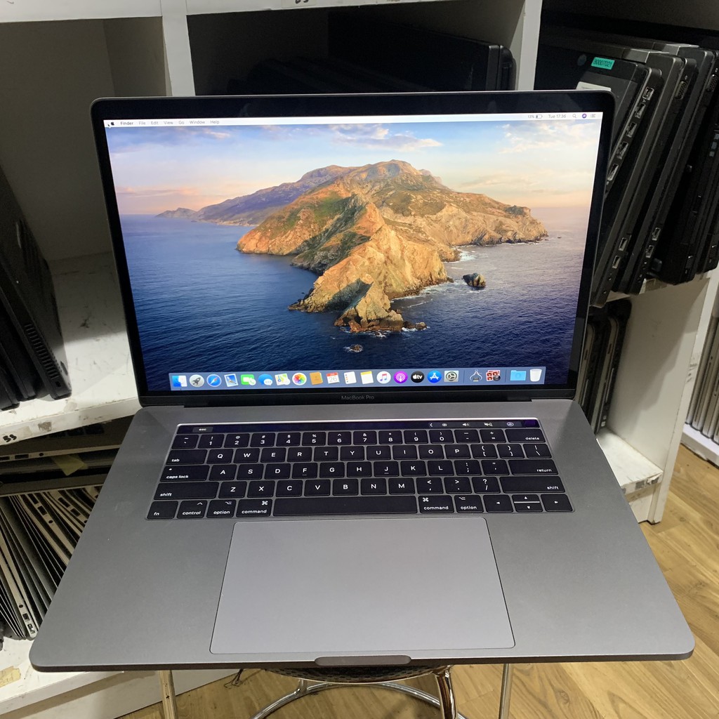 MacBook Pro 15 inch Touchbar 2018 Core i7 2.2GHz Ram 16 GB Ssd 256 GB SECOND