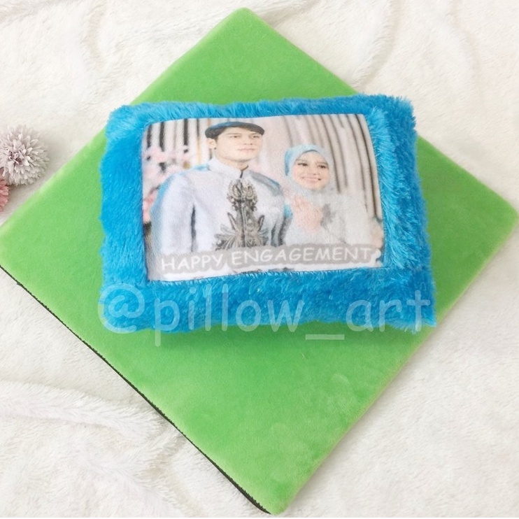 Pillowart - Bantal Foto Custom Bulu Rasfur Ukuran 20 x 30 cm / Hadiah - ART021