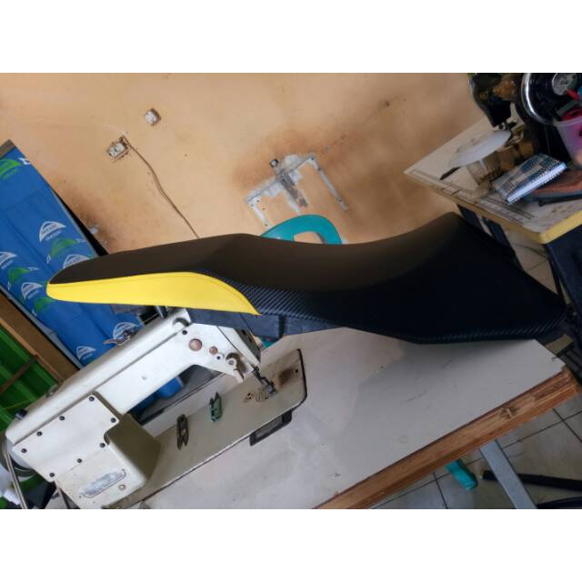 Jok motor vixion old standar variasi kuning modifikasi seset depan