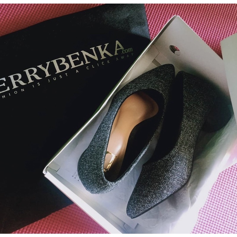 SEPATU BERRYBENKA (preloved)