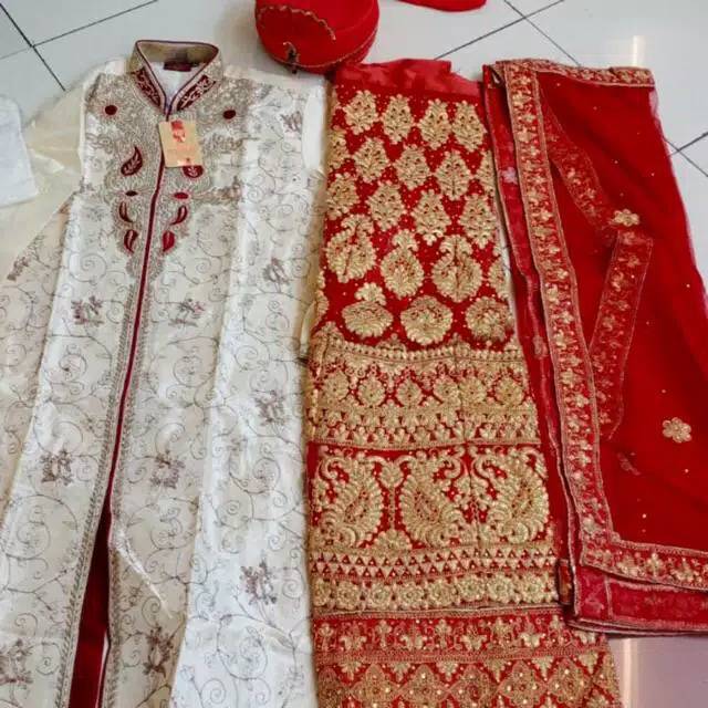 Sepasang Baju Pengantin India Bludru