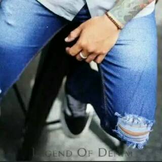 CELANA panjang Jeans LEGEN of DENIM model sobek puring CELANA panjang Jeans LEGEN of DENIM model sobek puring