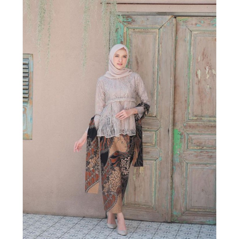 KEBAYA BROKAT COUPLE / KEBAYA BRUKAT PASANGAN / BAJU TUNANGAN / BAJU KONDANGAN / AKITA.ID / MODREN