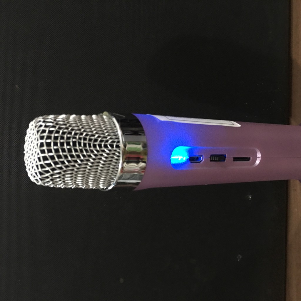 MIC SPEAKER PEMUTAR MUSIK Portable Bluetooth Memori Karaoke Ichiko K7