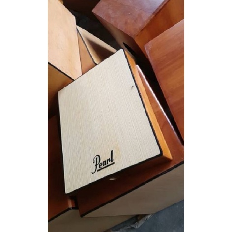 Kajon trevel hitam dof dan coklat