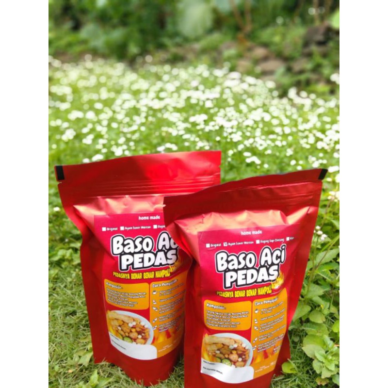 

baso aci / baxo aci pedas dengan varian isi ayam sewir mercon, daging sapi cincang dan keju lumer