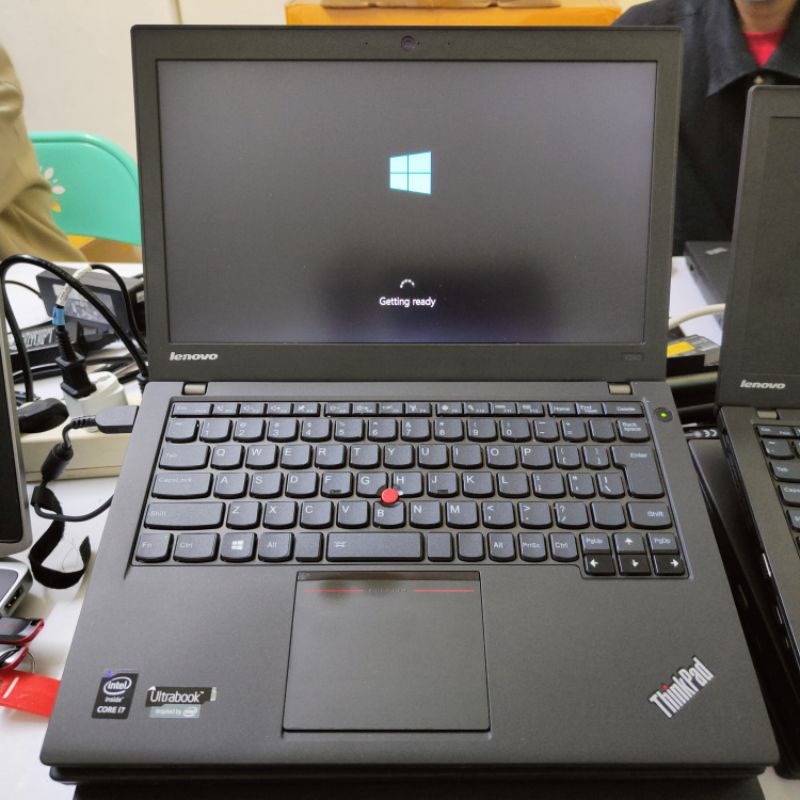laptop Lenovo Thinkpad x240 i3 gen 4 ram 4gb HDD 500gb