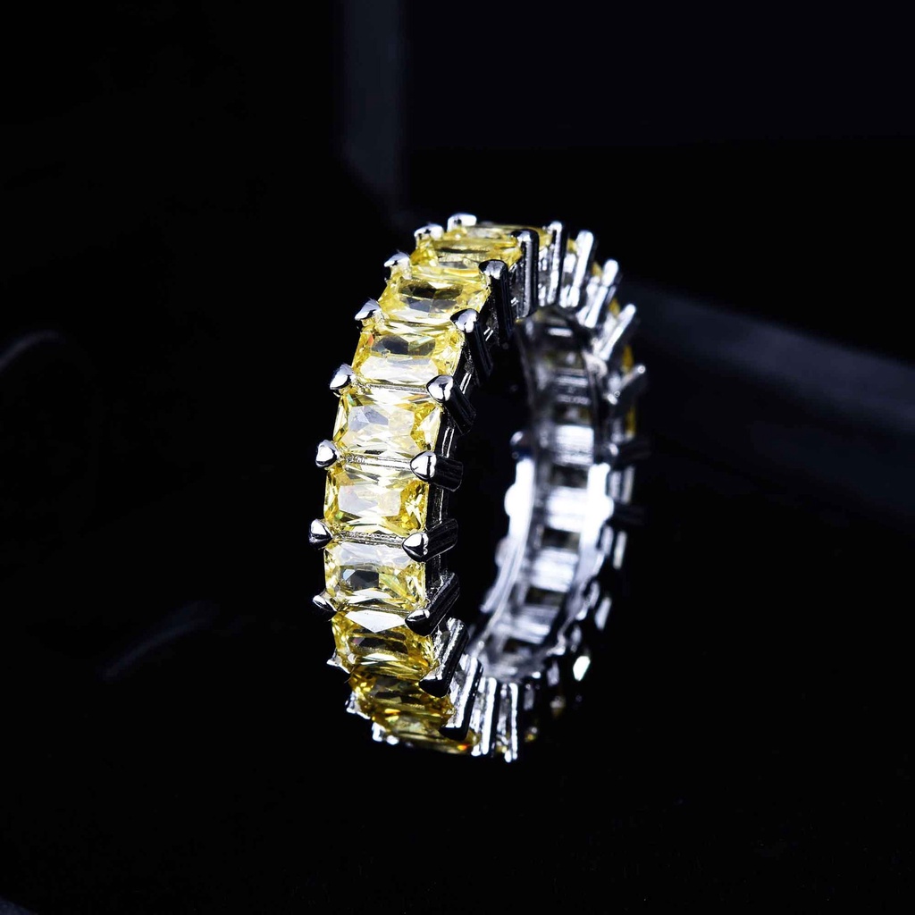 Women's Luxury Moissanite Ring