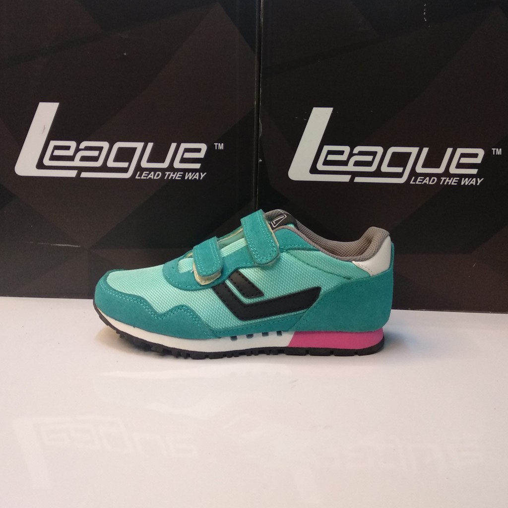 Sepatu Lifestlye merk League - Strive Jr 776