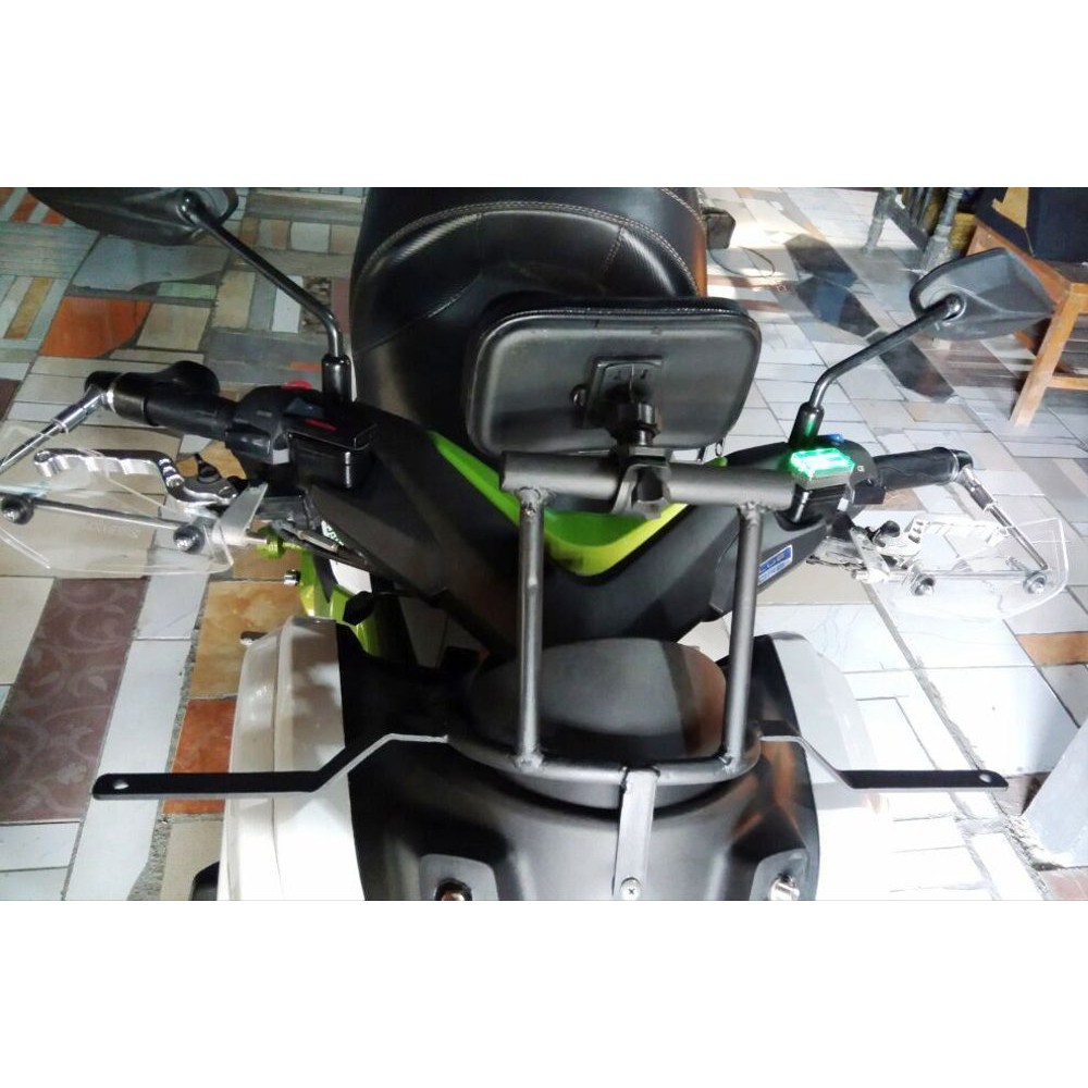 Dudukan Holder Hp Motor Nmax Plus Lampu Variasi