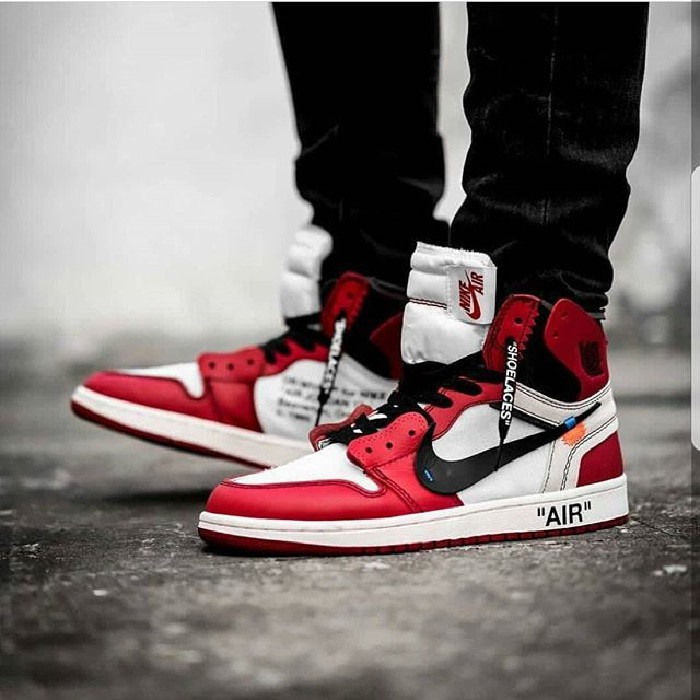  Sepatu  Sneakers Desain Nike  Air  Jordan  1 Off White untuk 