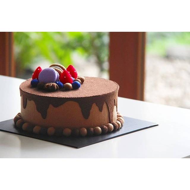 

Souvenir Kue Artificial Flanel - Choco Macaroon