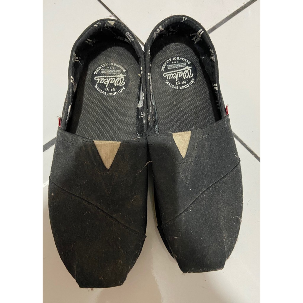 (Preloved) Sepatu Wanita Wakai Wedges Original Hitam Ukuran 37