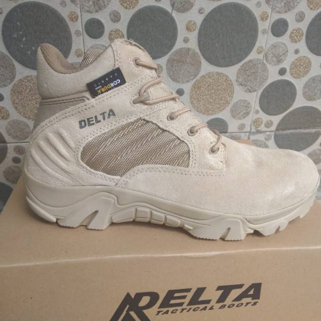 SEPATU DELTA  original import 6 INC-warna cream gurun & Hitam