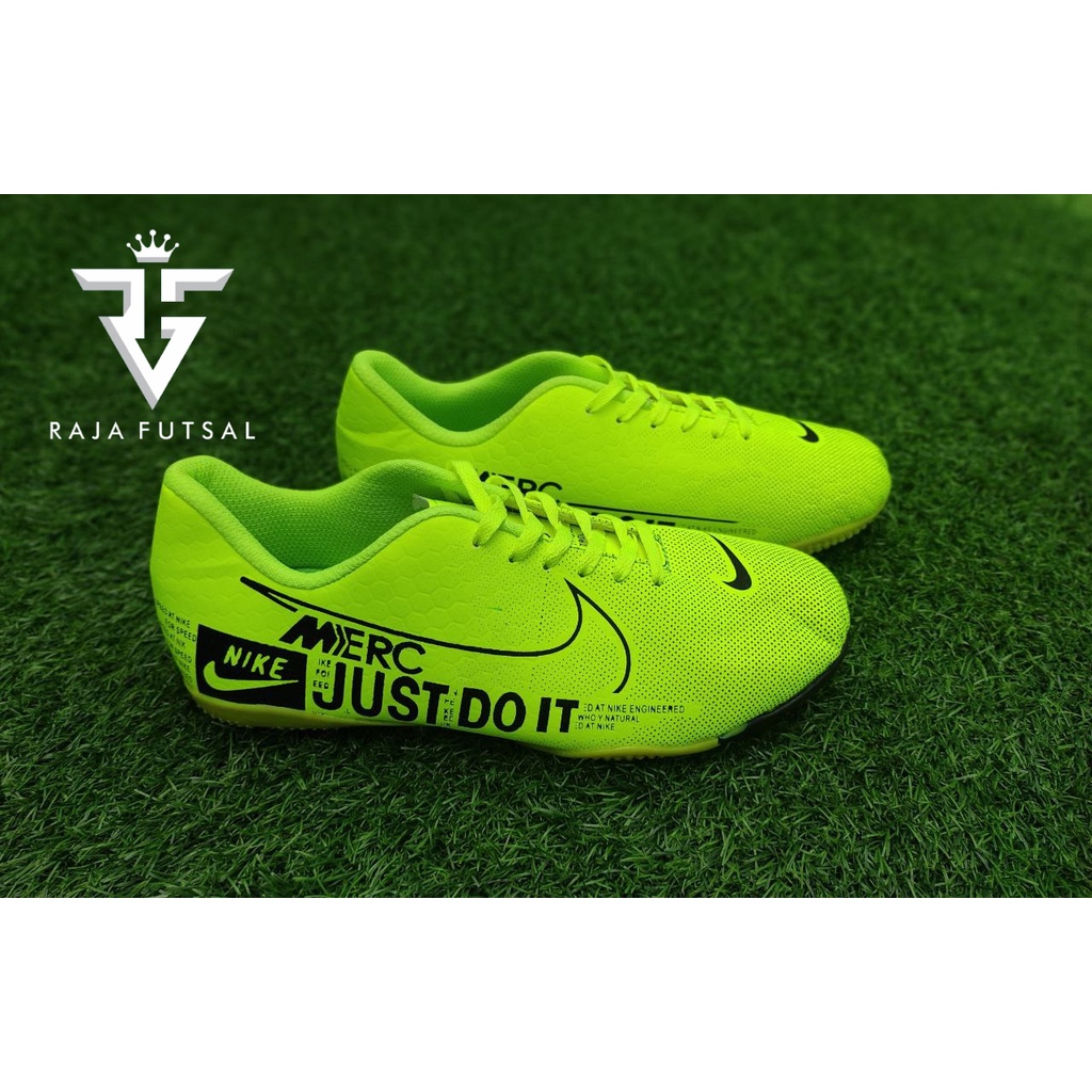 SEPATU FUTSAL PRIA 101