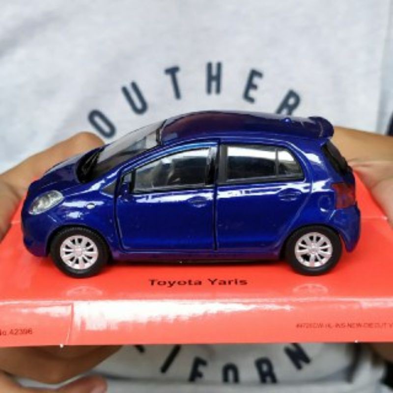 Diecast Miniatur Mobil Toyota Yaris Skala 1:36