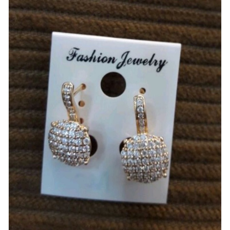 Anting Wanita berlian imitasi