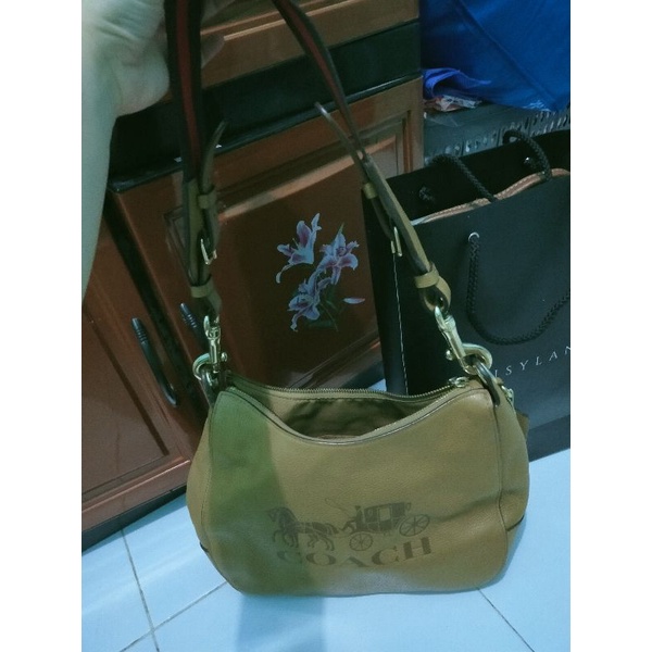 Preloved Coach Hobo Jess