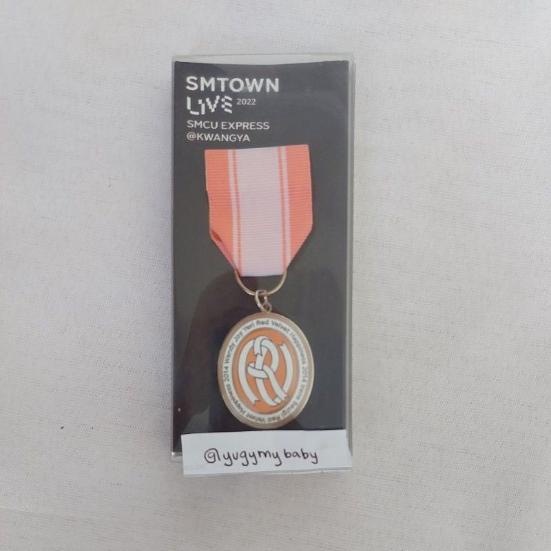 Red Velvet Emblem Badge Only Smtown Live 2022 SMCU Express