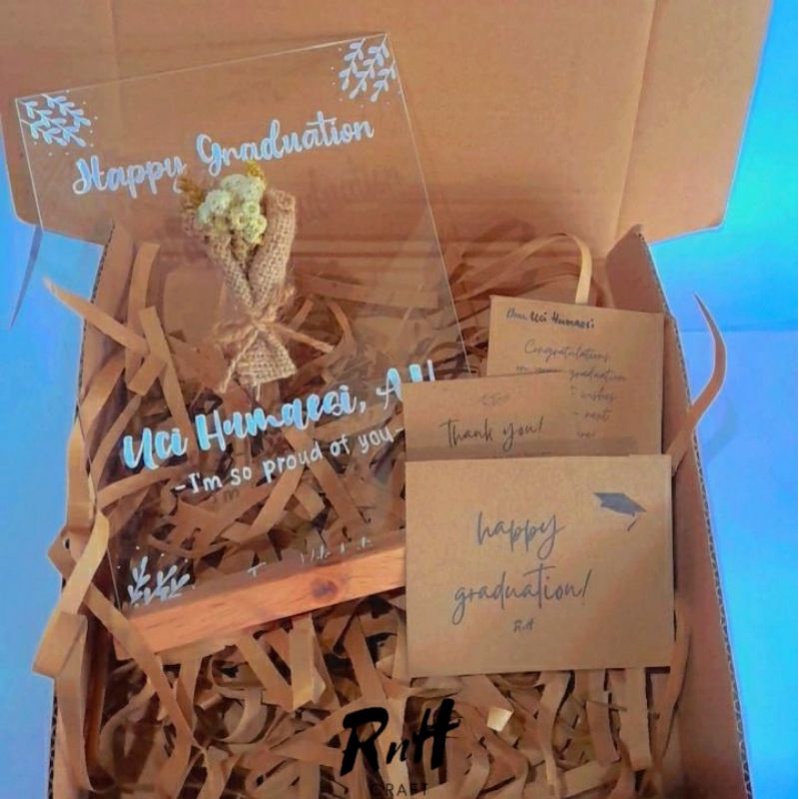 

KADO WISUDA/ACRYLIC LETTERING/ HAMPERS/GIFT BOX