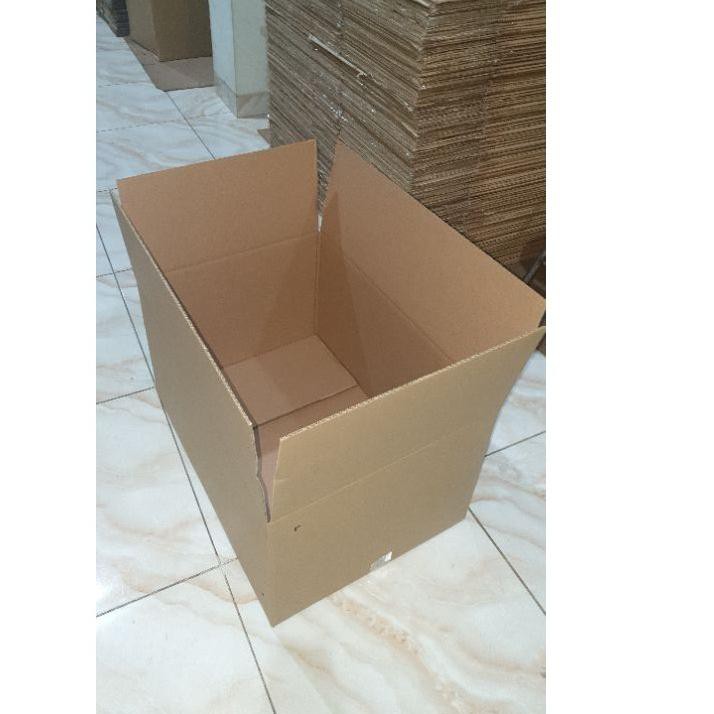 

MMQ Kardus / Kondisi Baru / Ukuran Besar PxLxT : 62,5 x 43,5 x 32 cm / Prasetya Box AK34S