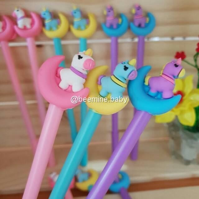 

Pulpen gel karakter Pony Bulan unik
