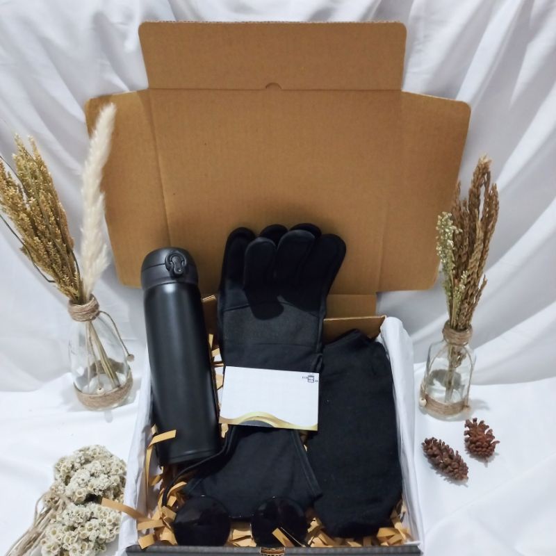 

Hampers Cowo / Hampers Cewe / Gift Box Cowo / Kado Cowo Hitam / Kado Cewe Pink / Gift Box Cewe