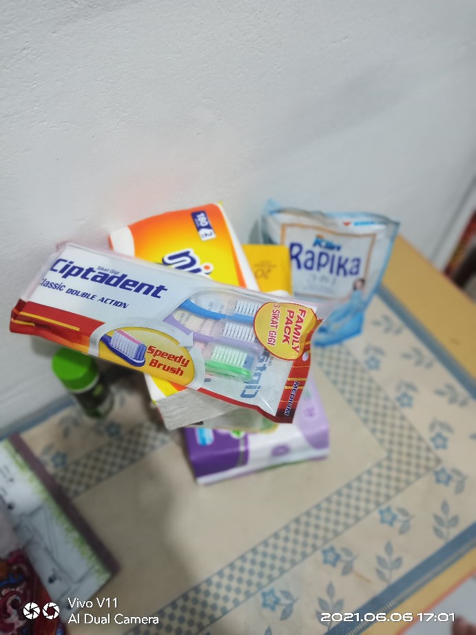 Rapika 3 In1 Pelembut Pakaian 400ml Wangi Refill (no.202)