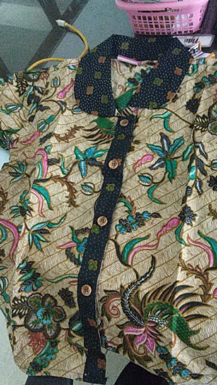 Atasan Kemeja Batik Anak Perempuan Berkerah Kancing Depan Cocok Buat Sekolah Dan Formal Bahan Halus