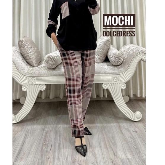 LBB.02Jn22e– Set Celana Dolce Dress Mochi