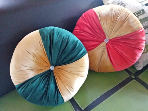 Bantal Kursi Bulat Ala Turki Dua Warna