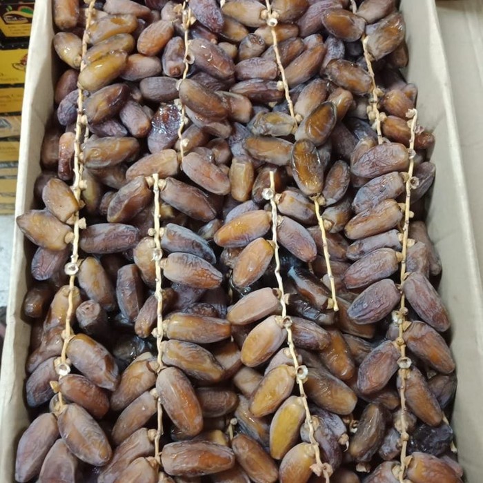 

Kurma Tangkai Isi 5 Kg /Kurma Tangkai Murah/ Tangkai Tunisia Murah