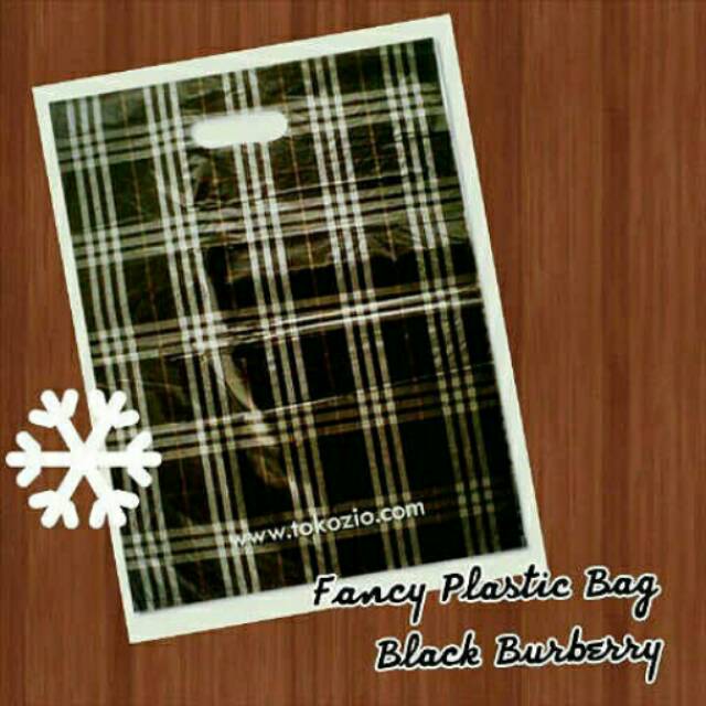

Fancy Plastic Bag-Black Burberry