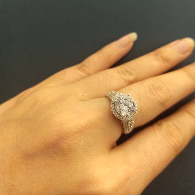 Cincin zircon wynn 8492