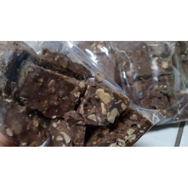 Patahan coklat silverqueen 250gr