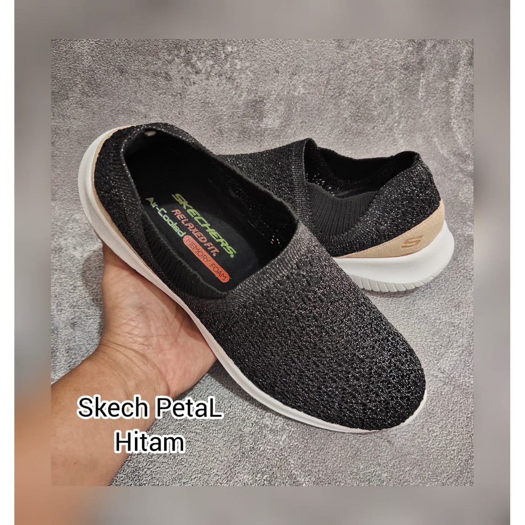 Skechers Petal / Skechers / Sepatu Wanita / Sepatu / Skechers Wanita / Sepatu Slip On Wanita