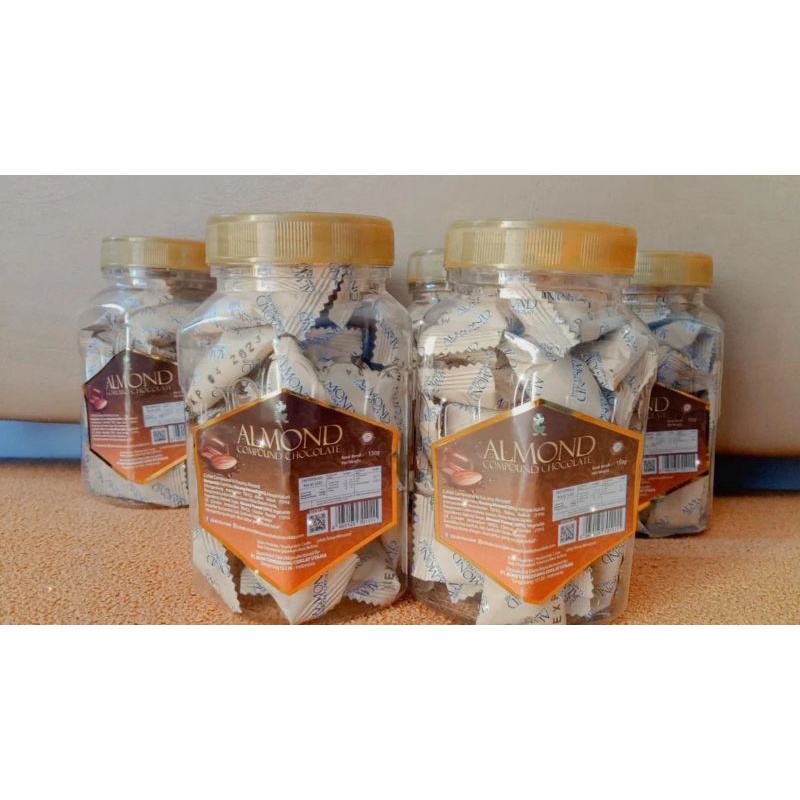 

Coklat almond, coklat murah, coklat manis, kacang almond, coklat, coklat favorit, coklat kacang almond, coklat premium