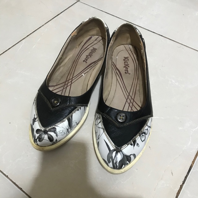 PRELOVED SEPATU KICKERS WANITA