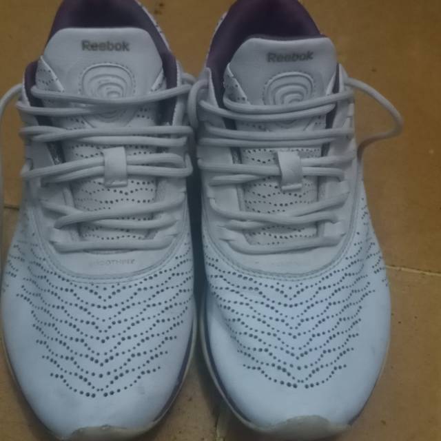 Sepatu reebok second soes