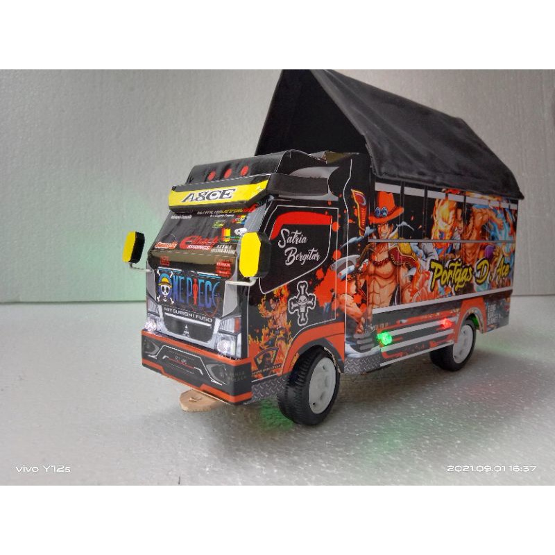 Miniatur truk oleng/miniatur truk canter/Isuzu/miniatur truk kayu/miniatur truk terlaris