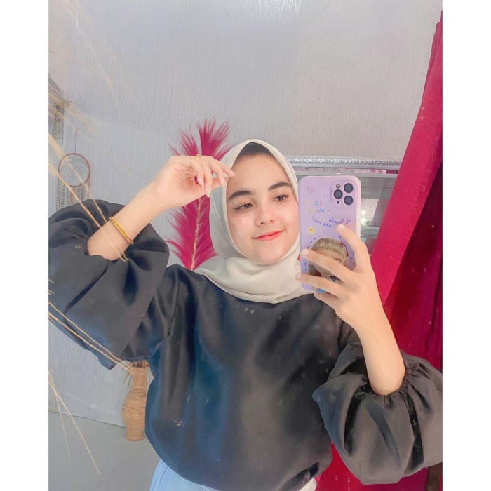 Ola Top | Blouse Lengan Balon | Atasan Muslim Wanita Terlaris - Hitam