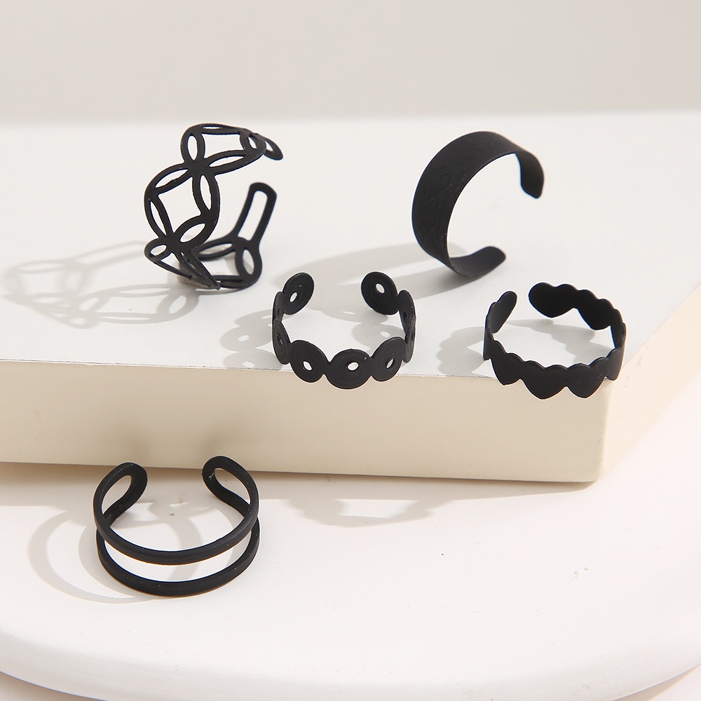 5pcs / Set Cincin Model Terbuka Desain Silang Hollow Warna Hitam Matte Untuk Wanita