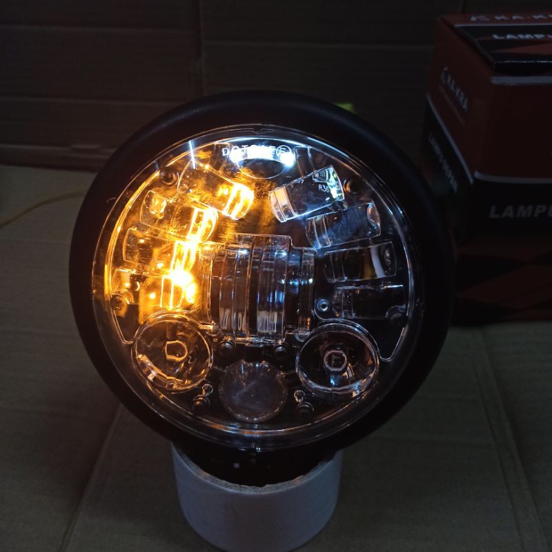 Lampu Depan LED DAYMAKER 5.75 inch 16 titik Led Batok besi Jute model stingray