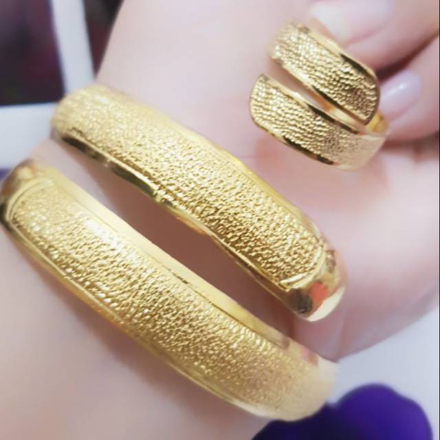 Gelang tangan plus cincin ulir dilapisi emas 24 k