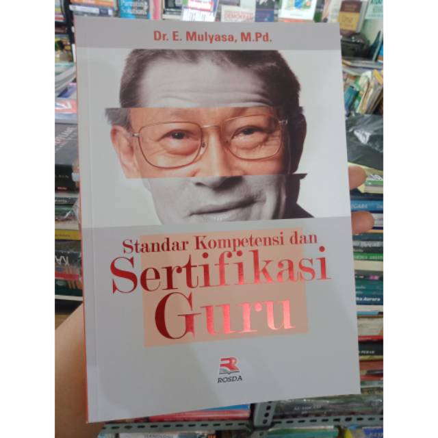 STANDAR KOMPETENSI DAN SERTIFIKASI GURU