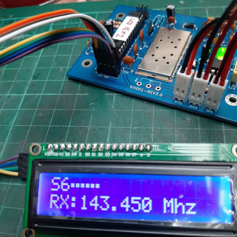 Kit transceiver VHF sudah dirakit